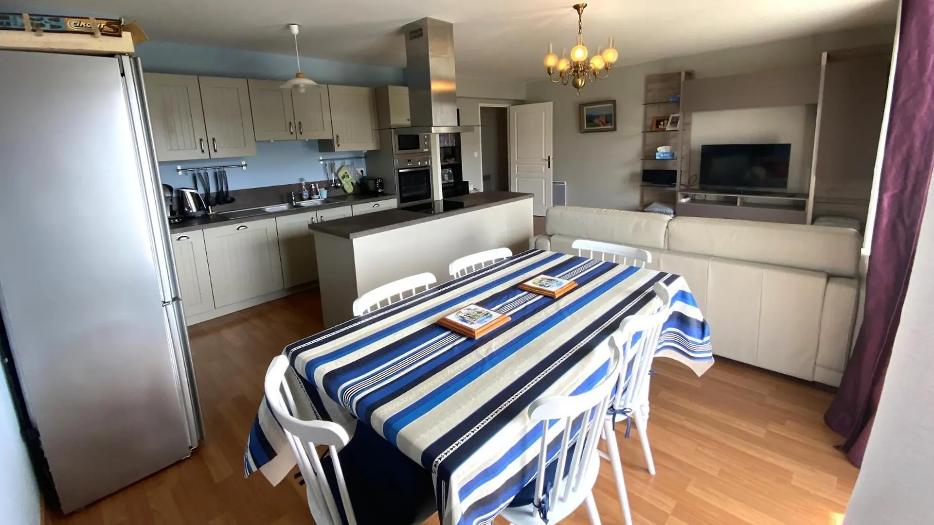 Appartement Avec Wifi, Balcon Au Centre De Perros-Guirec - Ref 959